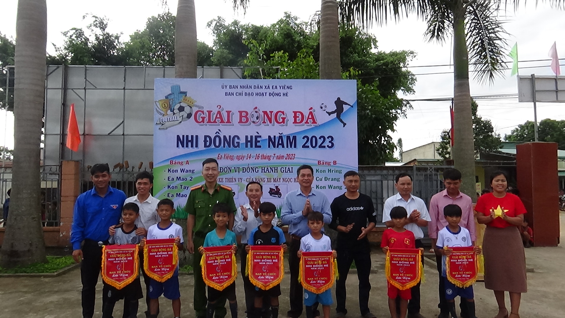 Ban chỉ đạo hoạt động hè tổ chức giải bóng đá Nhi đồng xã Ea Yiêng Hè năm 2023 