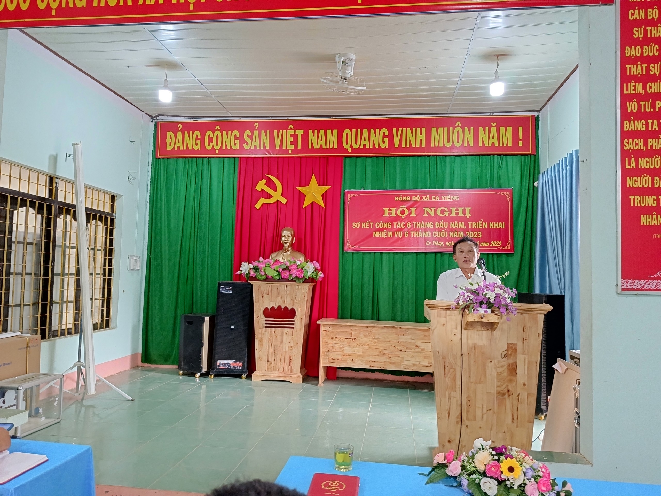 Đảng uỷ xã Ea Yiêng tổ chức hội nghị sơ kết công tác Đảng 6 tháng đầu năm, triển khi phương hướng nhiệm vụ trọng tâm 6 tháng cuối năm 2023